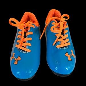 - Under Armour Toddler Baseball Cleats Size 11